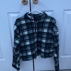 Cute cropped fleece sweater, medium